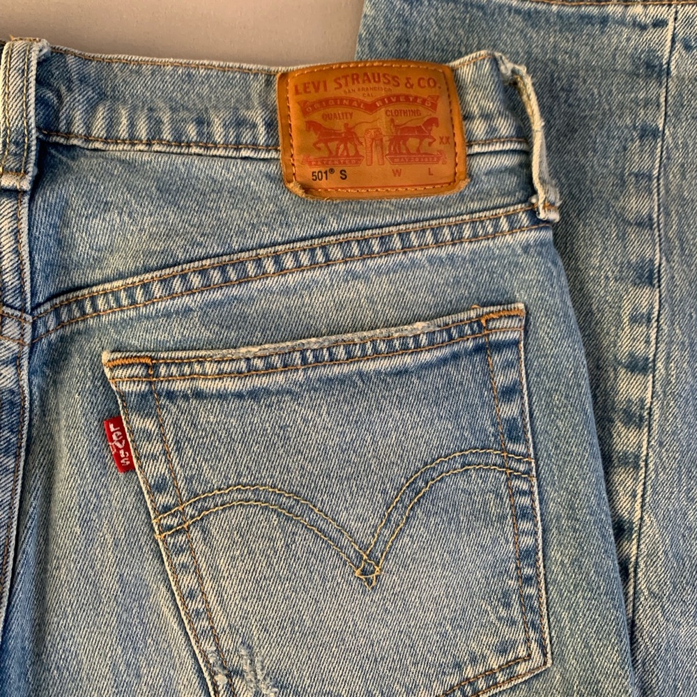 Levi’s Wedgie Fit Straight Fit Women’s Jeans in size 28x28